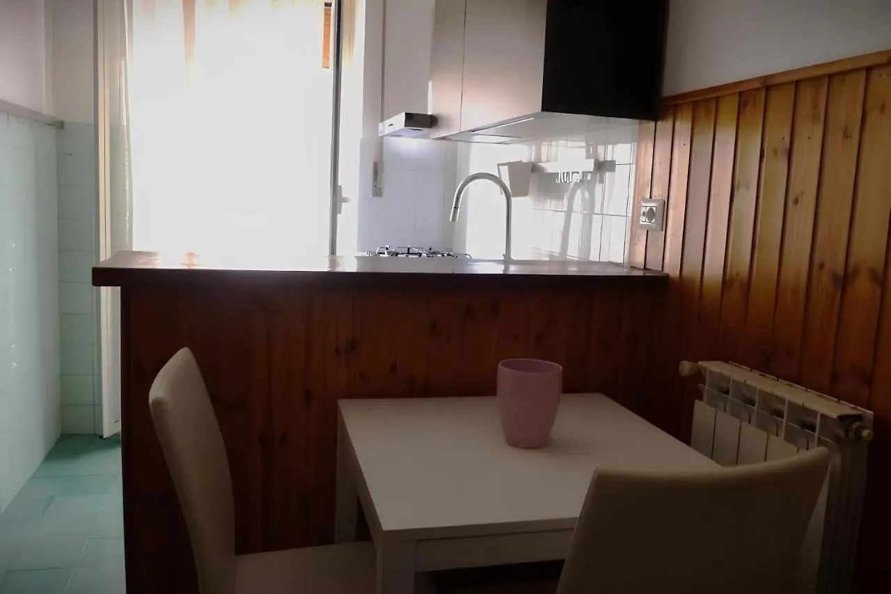 Apartment Graziosa Casetta Vicino Alla Metro Rome
